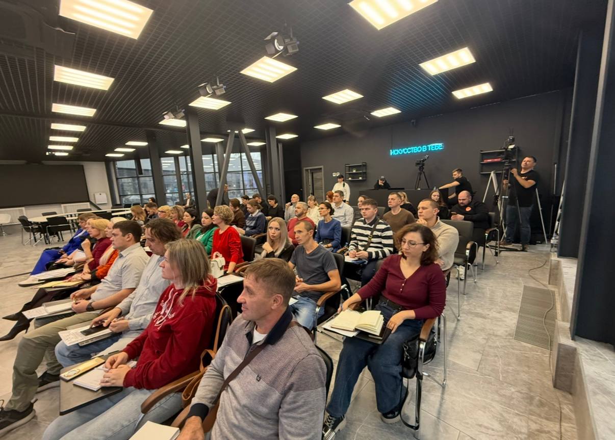 3photo_5265025508968172458_y